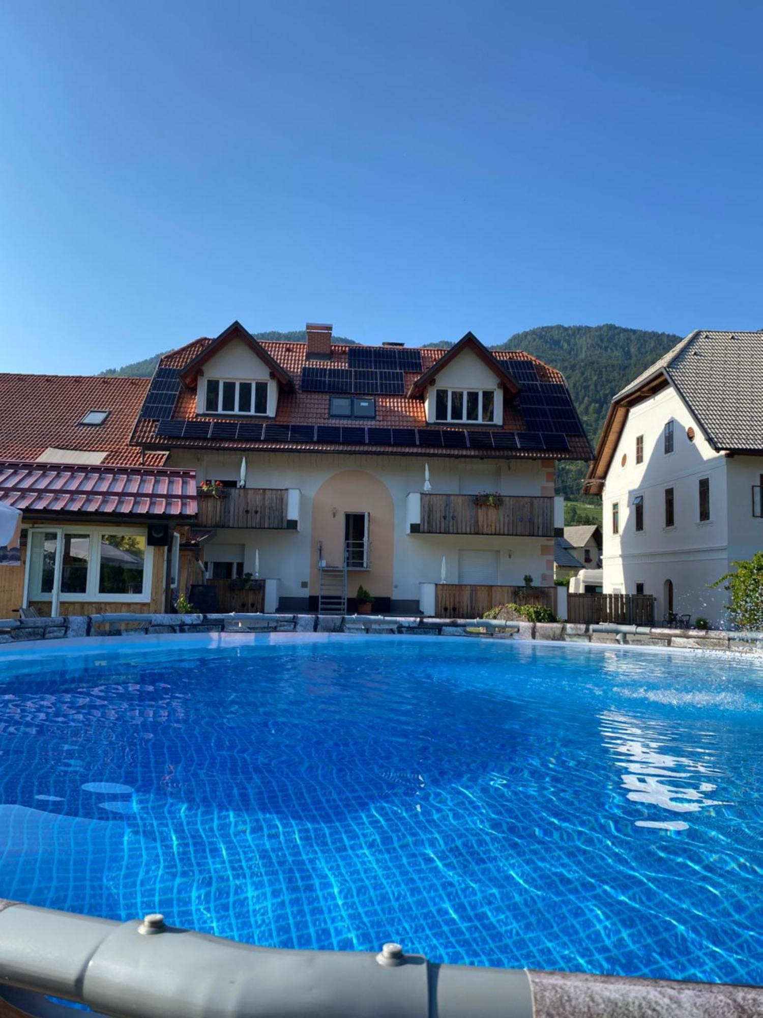 Aparthotel Pr' Jakapc' Mojstrana Exterior photo