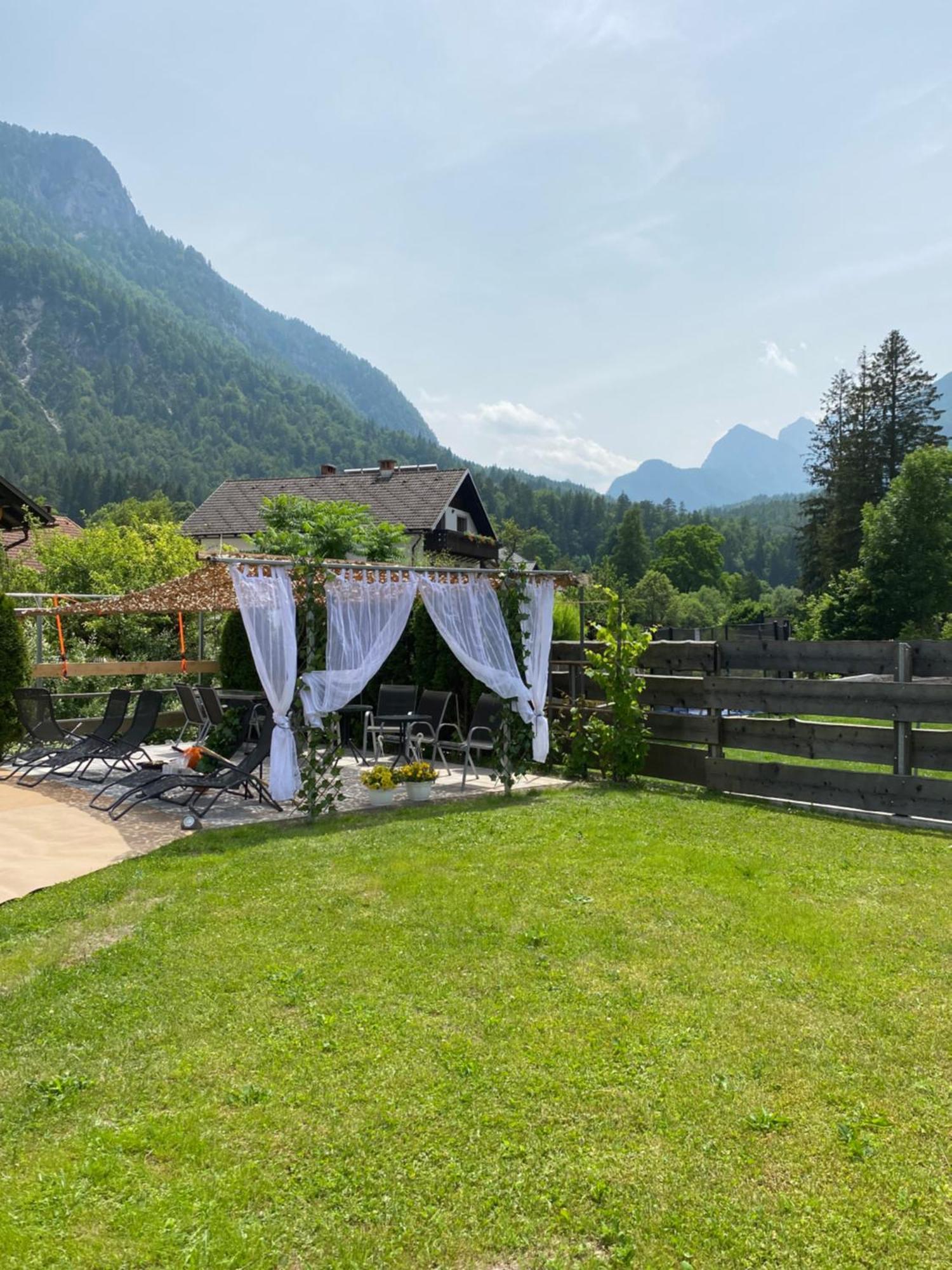 Aparthotel Pr' Jakapc' Mojstrana Exterior photo