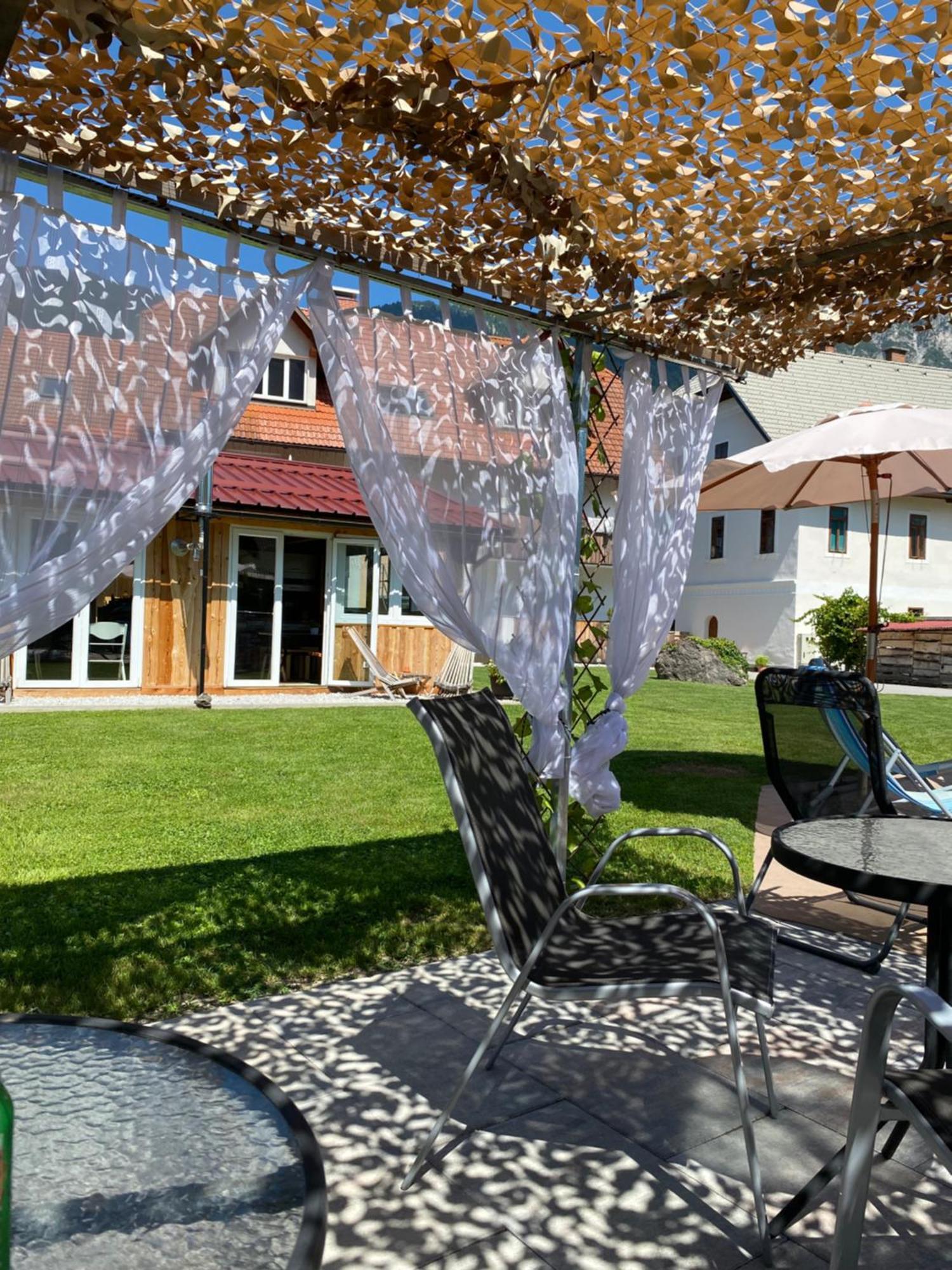 Aparthotel Pr' Jakapc' Mojstrana Exterior photo